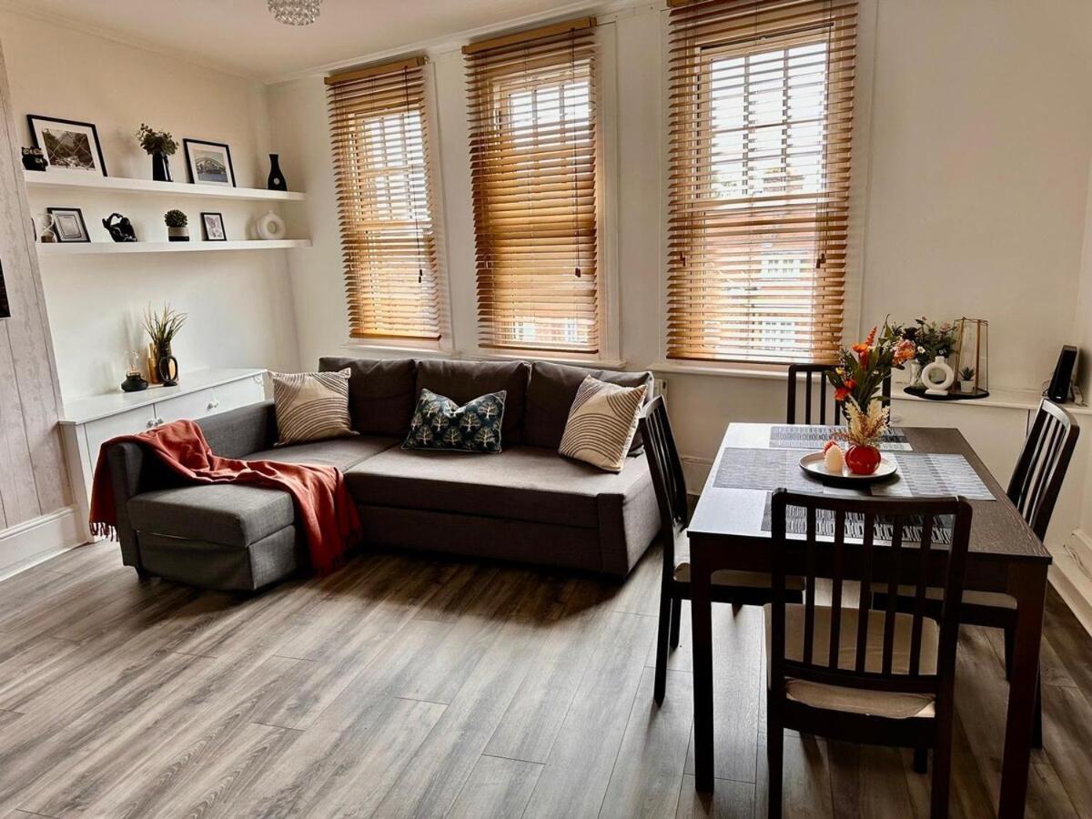 Apartment Bright And Spacious 2 Bed Flat *